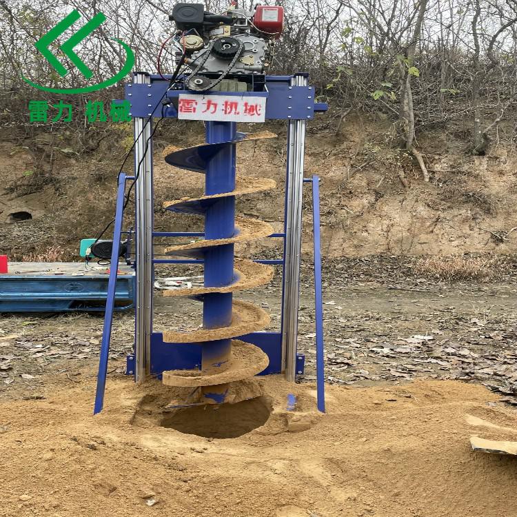 螺旋式管樁芯掏土機具自動清泥一旋即成